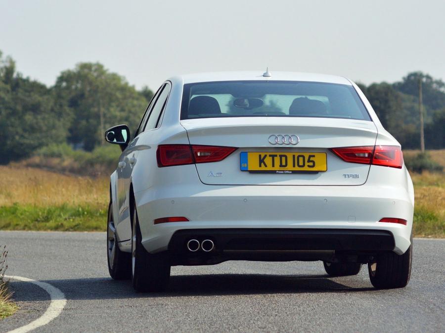  Audi A3 Sedan 2.0 TFSI (8V) 2013 года  (UK) (фото 14 из 17)